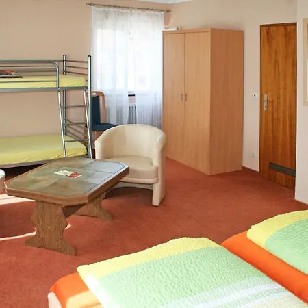 Гостьовий будинок Gasthaus Linde 2*
