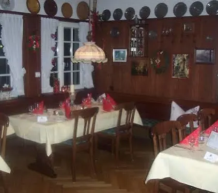 Gasthaus Linde Konukevi 2*